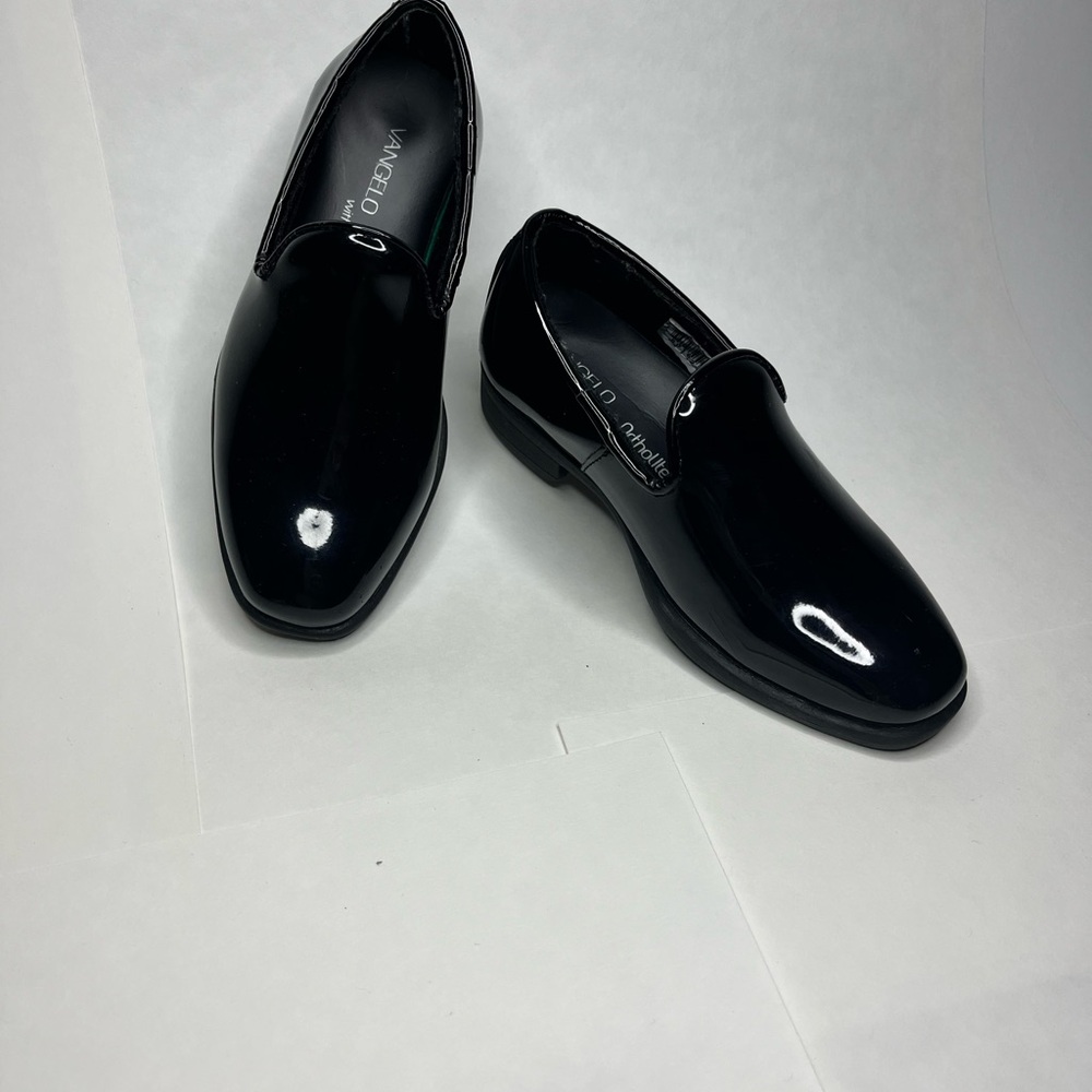 Black Patent Leather Dress Shoes with Rounded Toe